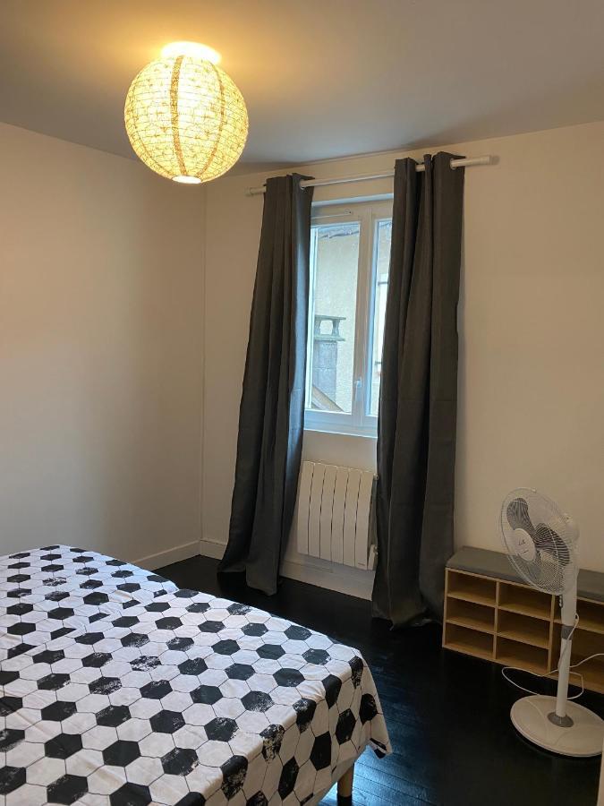 Appartement Duplex Meublé Hyper Centre St Cere 4 Pers + Lit Bb. Wifi. à Saint-Céré Extérieur photo